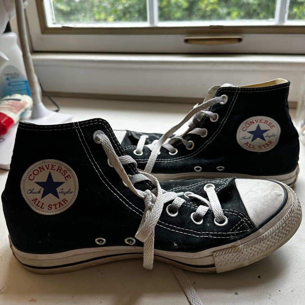 Black high top converse